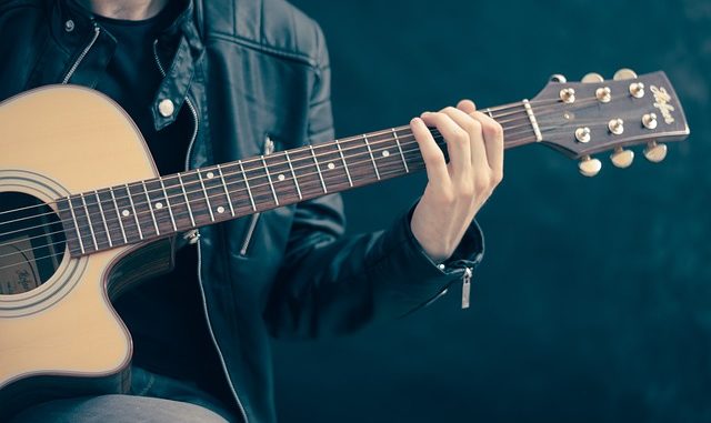 guitar-756326_640