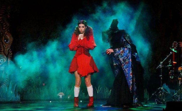 Le Petit Chaperon rouge au au Théâtre des Nouveautés Le Petit Chaperon rouge sur scène