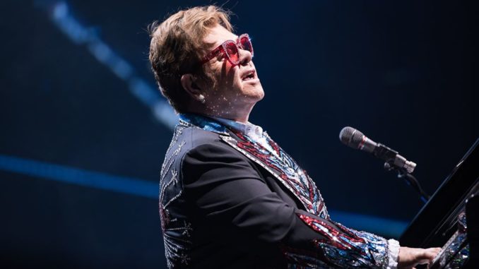 Elton John sur scène au Forsyth Barr Stadium (Nouevlle Zelande), le 4 février 2019.