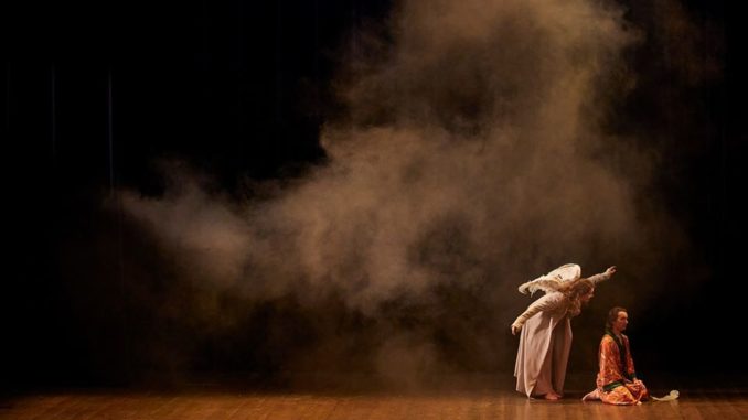 Confinement : la Comédie-Française s’invite chez vous « Angels in America » de Tony Kushner, mise en scène Arnaud Deplechin qui se joue en alternance Salle Richelieu.
