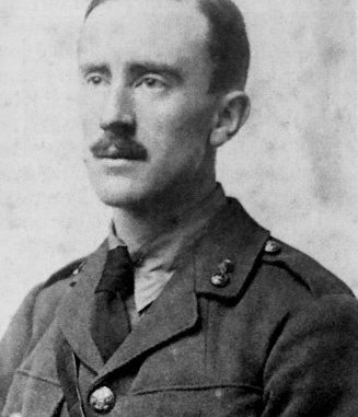 Le Seigneur des Anneaux : une campagne de crowdfunding pour sauver la maison de Tolkien John Ronald Reuel Tolkien, plus connu sous le nom de J. R. R. Tolkien